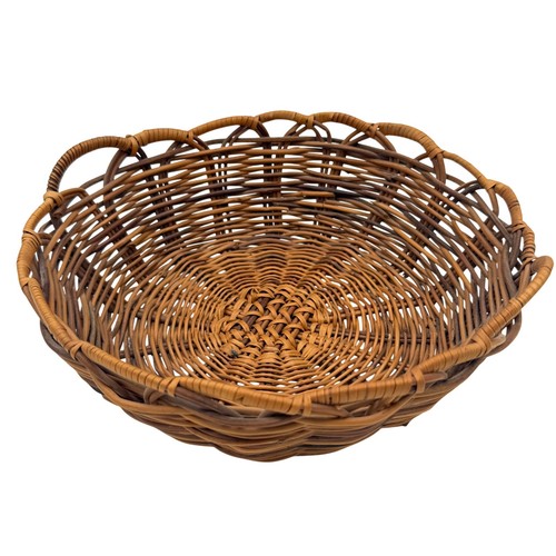 Vintage scalloped basket woven - vintage,