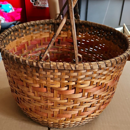 Amish round woven wicker - woven,